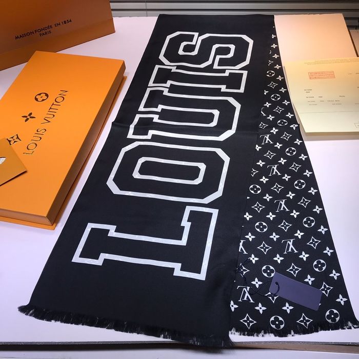 Louis Vuitton Scarf LVS00015